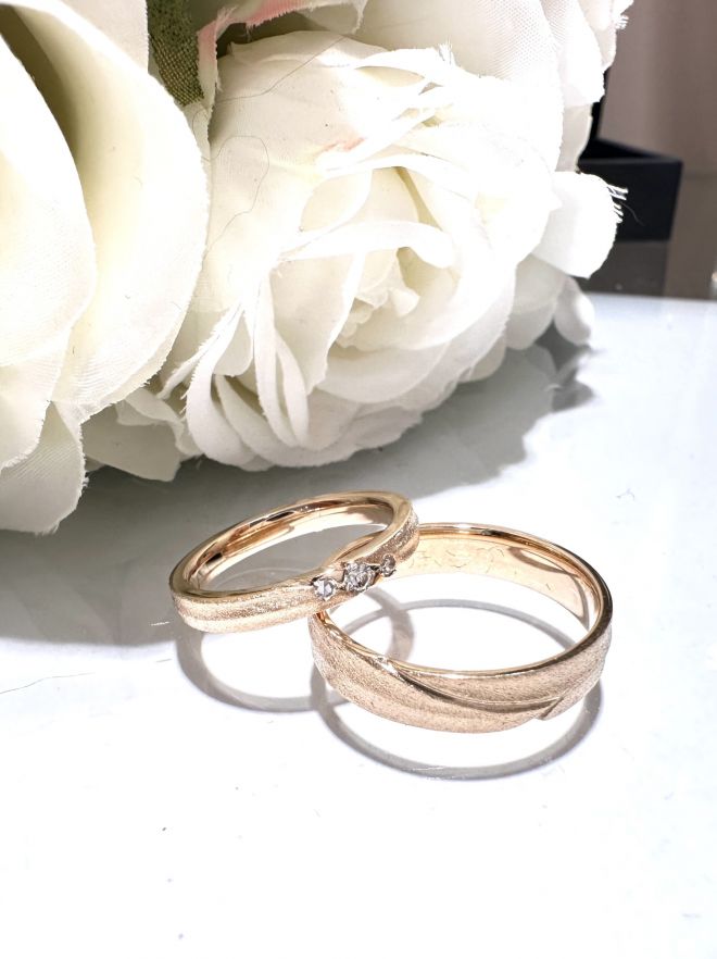 Individuelle Gravur für Trauringe beim Juwelier Berlin